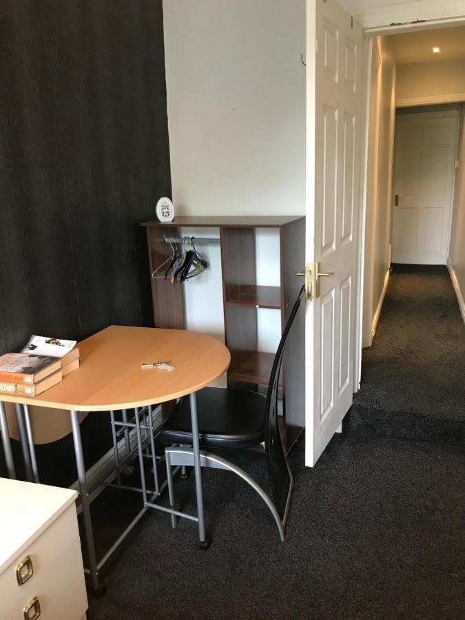 Private Double Room Near City Centre, Coventry Kültér fotó